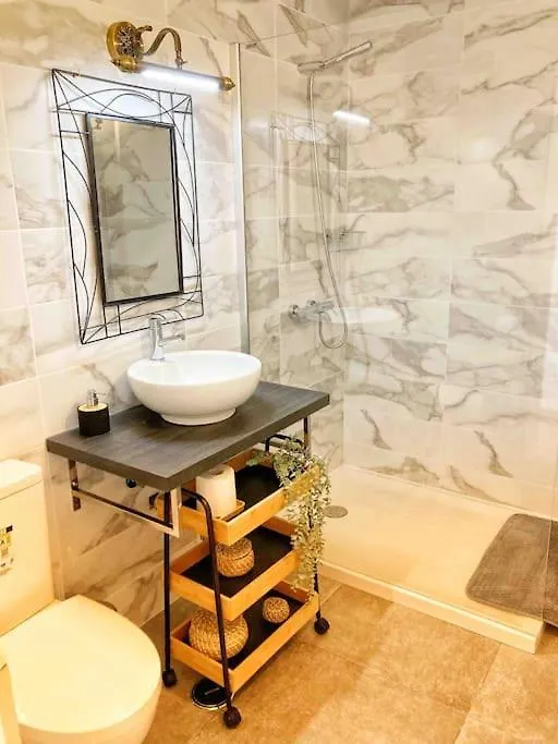 Shiny Apartment In The City Center Fuzeta
